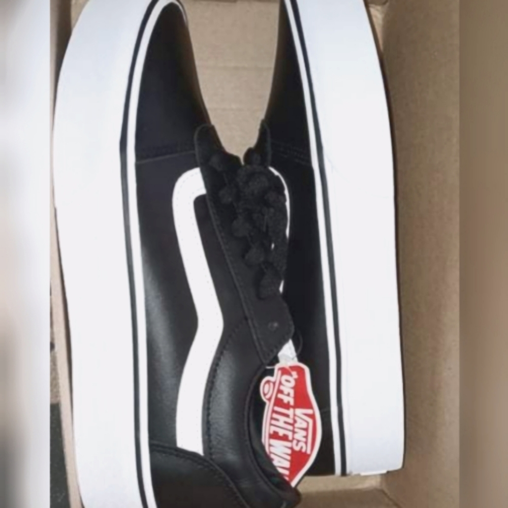 Vans "Tumbled Leather" Platforms